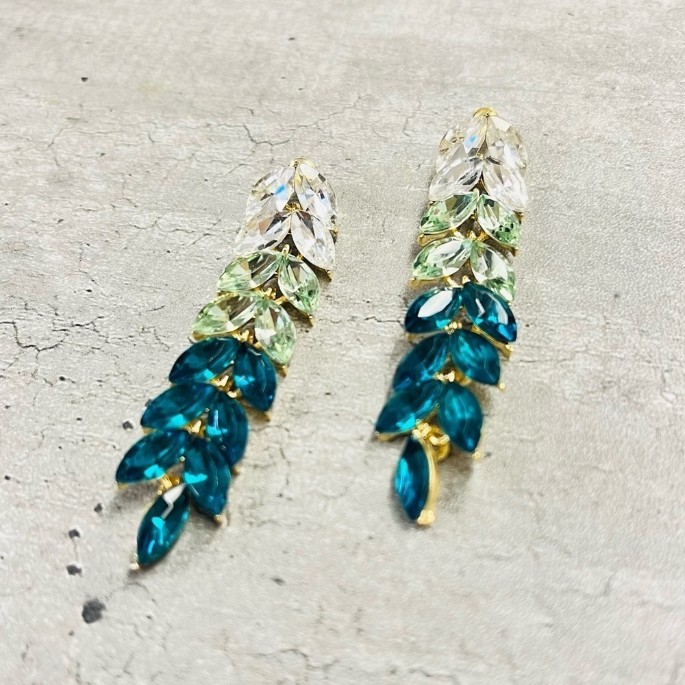 Crystal hanging earrings green - Picture 3 of 3